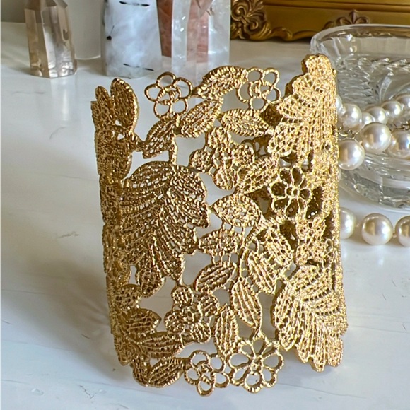 Art Nouveau Vintage Style Cuff Bracelet - Picture 4 of 5